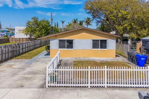5841 Lincoln St # 1, Hollywood FL 33021