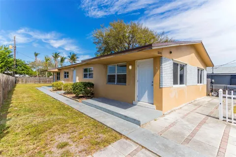 5841 Lincoln St # 1, Hollywood FL 33021