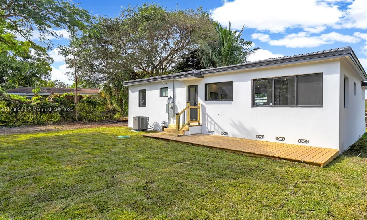 5933 SW 61st Ave # 0, South Miami FL 33143