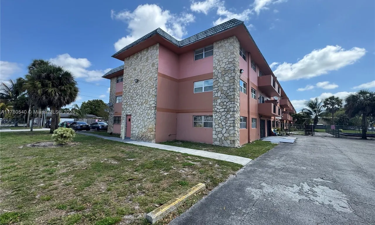 17101 NW 57th Ave # 118, Miami Gardens FL 33055