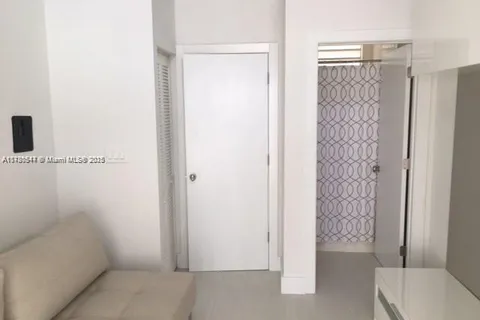 16485 Collins Ave, Sunny Isles Beach FL 33160