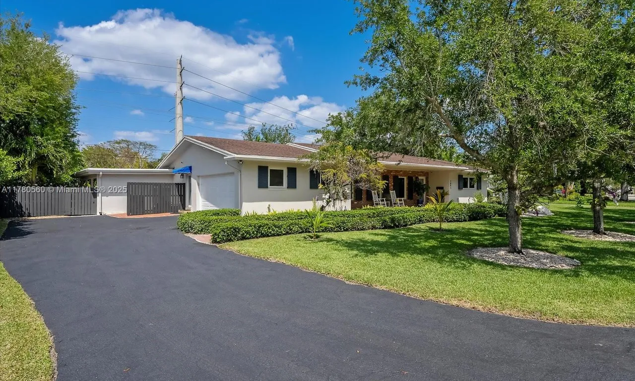 7841 SW 141st St, Palmetto Bay FL 33158