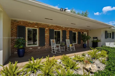 7841 SW 141st St, Palmetto Bay FL 33158