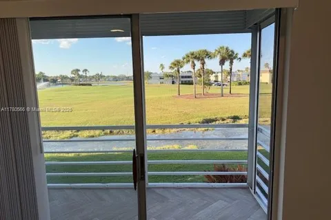 862 Flanders R # 862, Delray Beach FL 33484