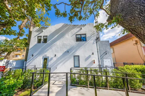 1335 SW 4th St, Miami FL 33135