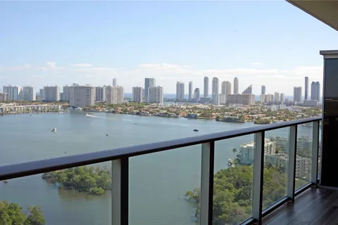 16385 Biscayne Blvd # 2502, North Miami Beach FL 33160