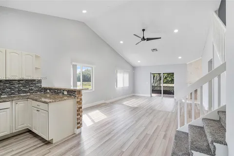 38 E Tara Lakes Dr E # 1, Boynton Beach FL 33436