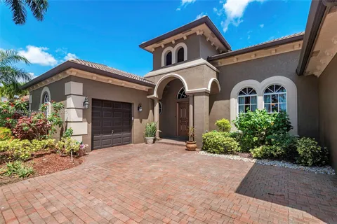 561 E Enclave Cir E, Pembroke Pines FL 33027