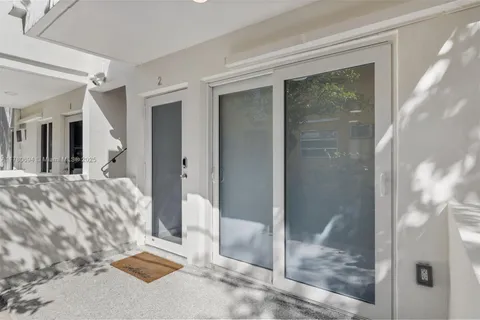 112 SW 11th Ave, Miami FL 33130