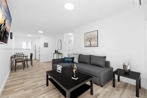 112 SW 11th Ave, Miami FL 33130