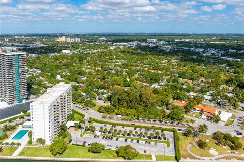 890 NE 70th St, Miami FL 33138