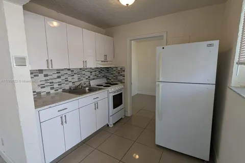 172 NW 12th St # 5, Miami FL 33136