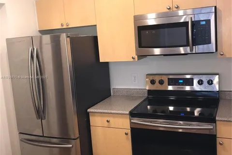 1919 Van Buren St # 119A, Hollywood FL 33020