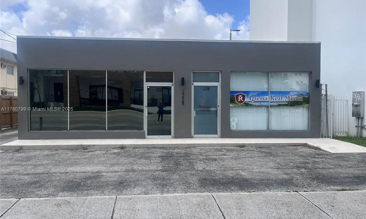 2228 SW 67th Ave, Miami FL 33155