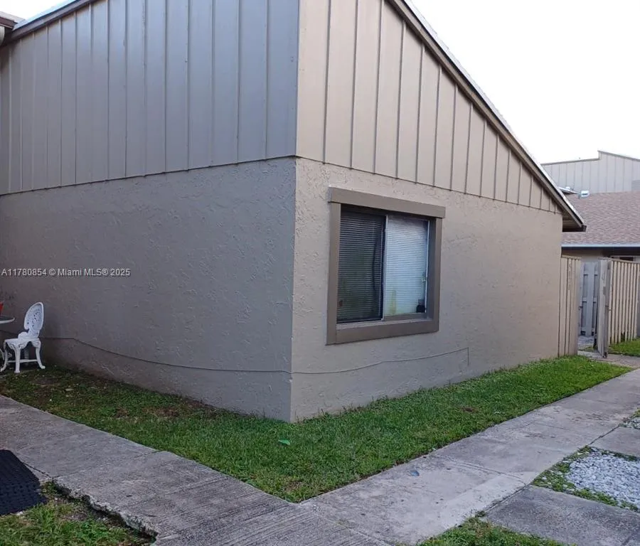 5820 NW 21st St # C, Lauderhill FL 33313