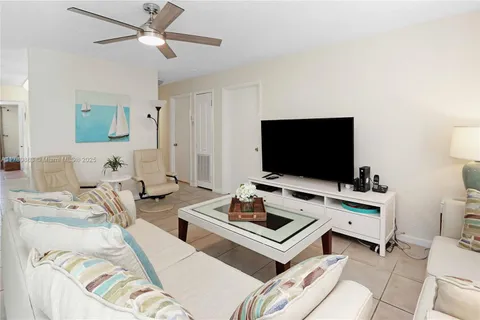 2109 NW 2nd Avenue, Wilton Manors FL 33311