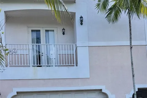 606 SW 10th St, Fort Lauderdale FL 33315