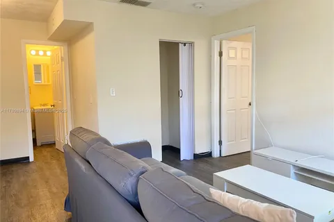 1030 N Victoria Park Rd # 5, Fort Lauderdale FL 33304