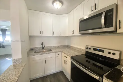 1030 N Victoria Park Rd # 9, Fort Lauderdale FL 33304