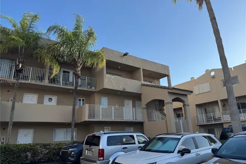 2620 W 76th St # 211, Hialeah FL 33016