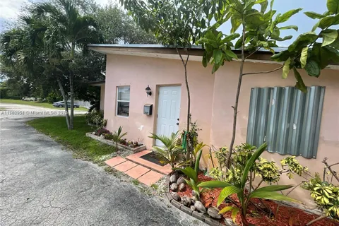 2325 Taylor St # 9, Hollywood FL 33020