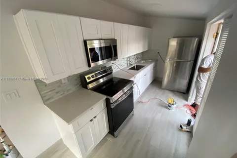 2325 Taylor St # 9, Hollywood FL 33020