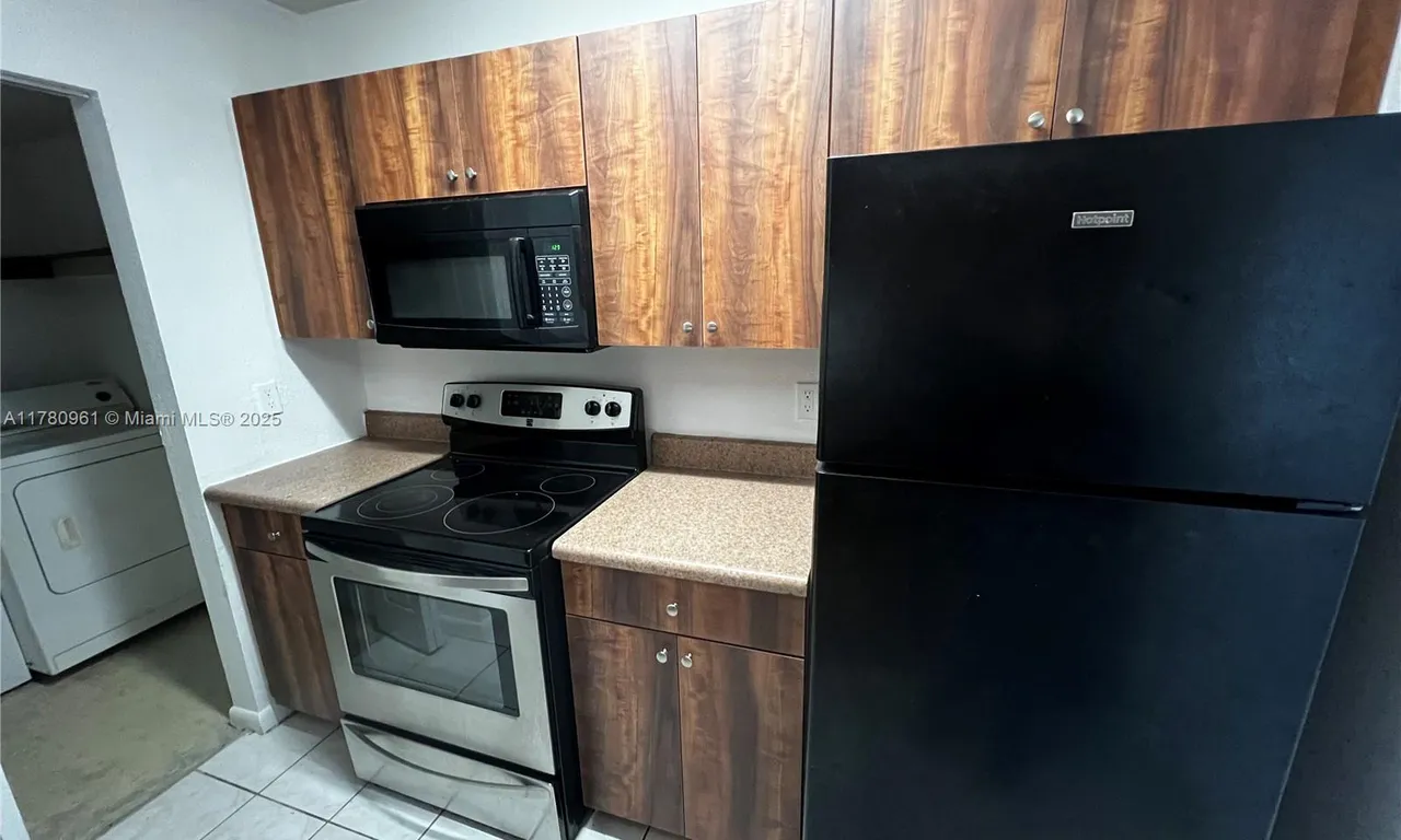 2844 NW 55th Ave # 1B, Lauderhill FL 33313