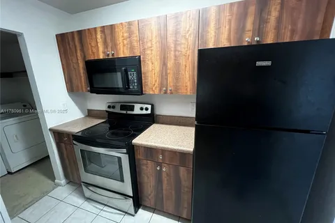 2844 NW 55th Ave # 1B, Lauderhill FL 33313