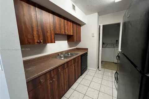 2844 NW 55th Ave # 1B, Lauderhill FL 33313