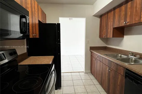 2844 NW 55th Ave # 1B, Lauderhill FL 33313