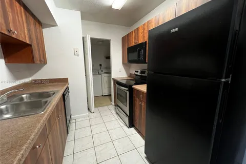 2844 NW 55th Ave # 1B, Lauderhill FL 33313