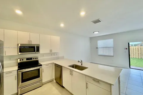 23419 SW 127th Pl # 23419, Miami FL 33032