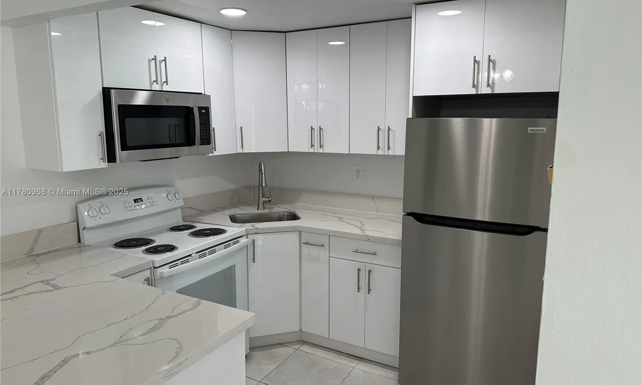 4715 NW 7th St # 2, Miami FL 33126