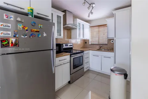 8055 NW 8th St # 7, Miami FL 33126