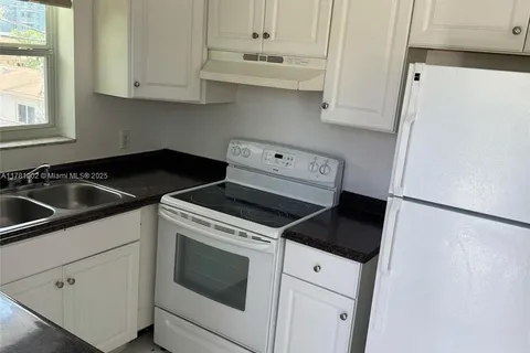 2022 Pierce St # 201, Hollywood FL 33020