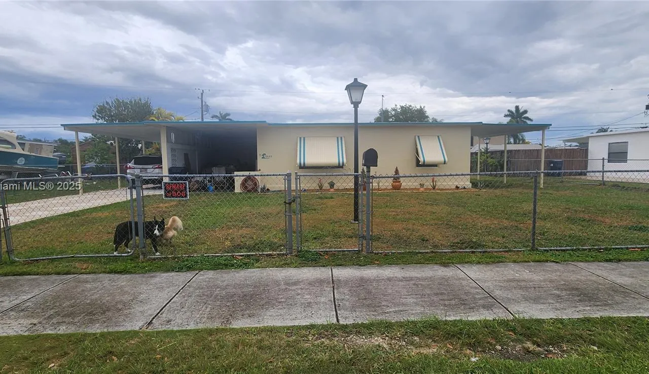 15445 Garfield Dr, Homestead FL 33033