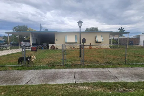 15445 Garfield Dr, Homestead FL 33033