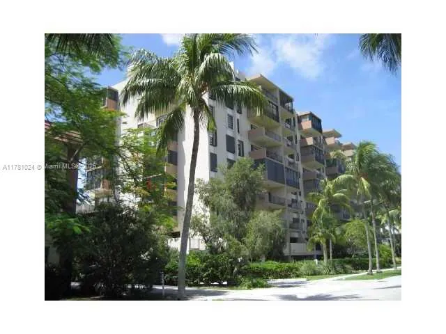 575 CRANDON BL # 303, Key Biscayne FL 33149