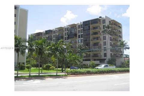 575 CRANDON BL # 303, Key Biscayne FL 33149