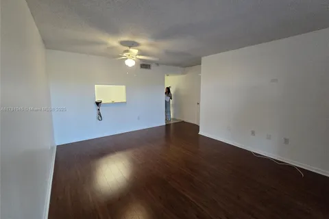 721 N Pine Island Rd # 417, Plantation FL 33324