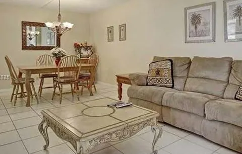 9510 Seagrape Dr # 406, Davie FL 33324