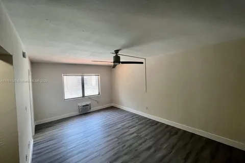 218 Santillane Ave # 11, Coral Gables FL 33134