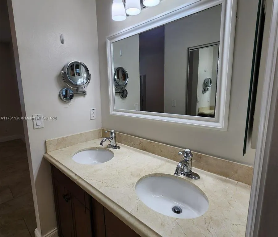 1411 Sorrento Dr # 1411, Weston FL 33326