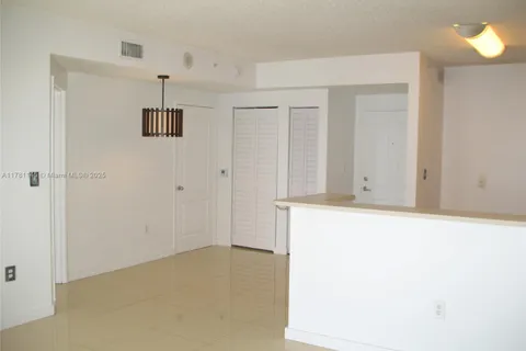 5085 NW 7th St # 1512, Miami FL 33126