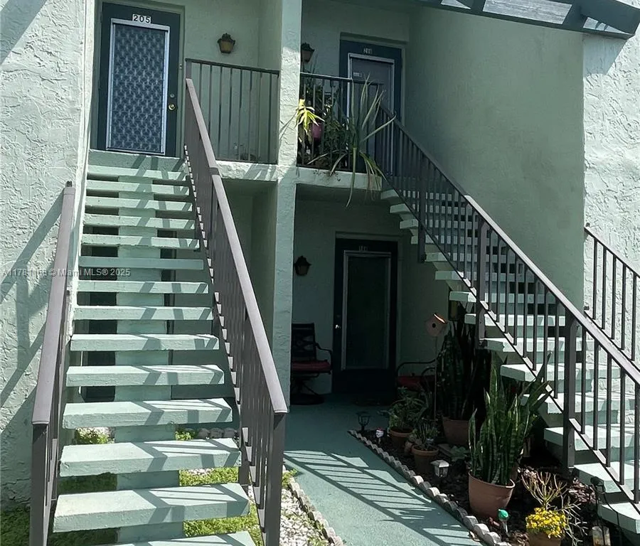7350 NW 18th St # 205, Margate FL 33063