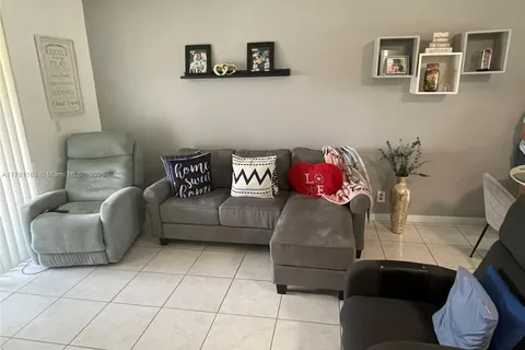 7350 NW 18th St # 205, Margate FL 33063