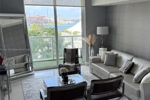 253 NE 2nd St # 1003, Miami FL 33132