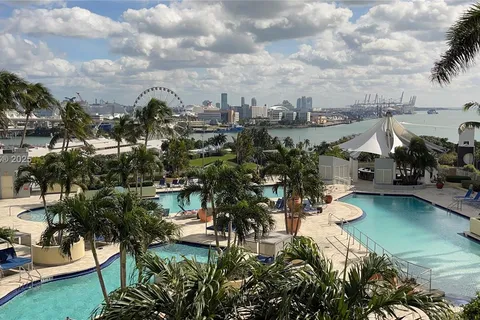 253 NE 2nd St # 1003, Miami FL 33132