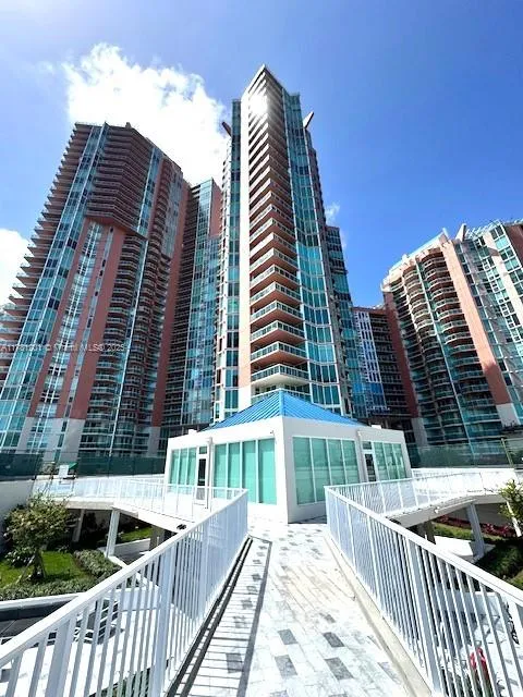 3370 Hidden Bay Dr # 406, Aventura FL 33180