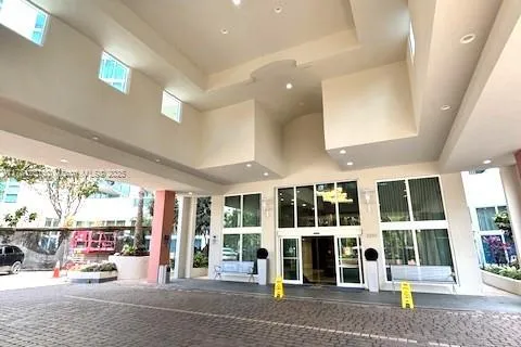 3370 Hidden Bay Dr # 406, Aventura FL 33180